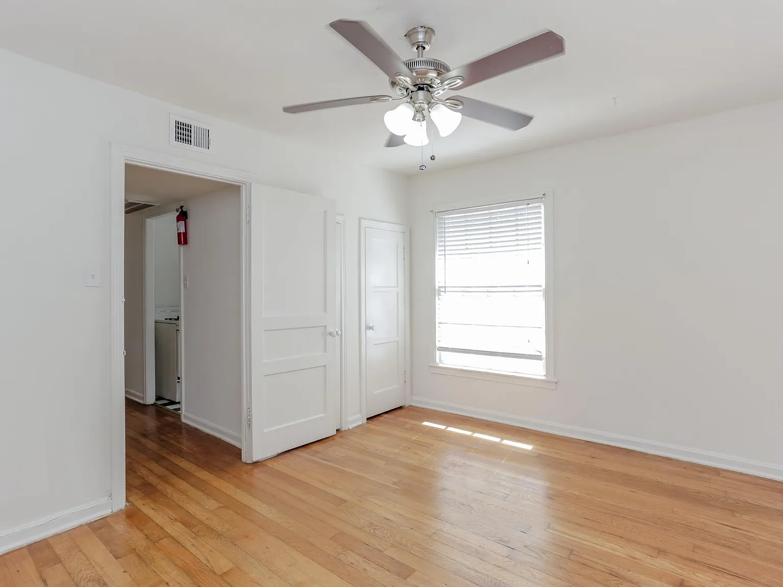 1 bed, 1.0 bath, 600 sqft, $1,035 — Photo 3