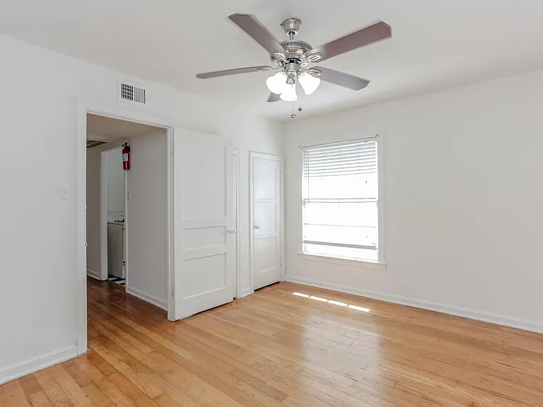 1828 W Main St #4 — Photo 3