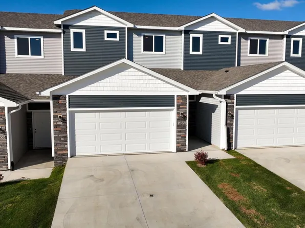 3007 Bracken Pl, Norwalk, IA 50211