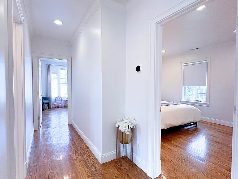 87 Stephen St #1C — Photo 101