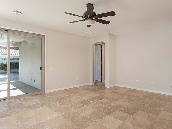 5th image of 80121 Avenida Linda Vis