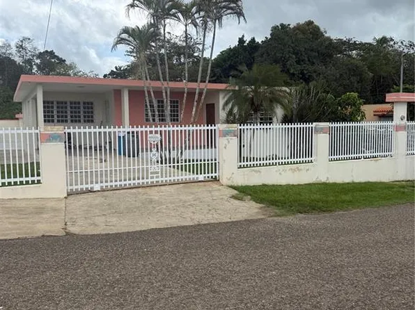 120.5 Manuel Almeyda, Aguadilla, PR 00603