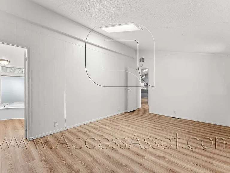 1360 Cabrillo Dr — Photo 23