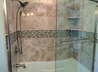 1813 Broadstone Rd, Grosse Pointe Woods, MI 48236