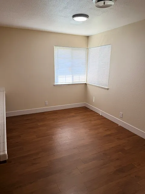 5 bed, 1742 sqft, $2,995 — Photo 3