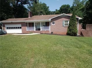 160 NE Motor Rd, Winston Salem, NC 27105