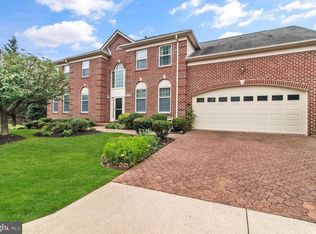 8501 Ashgrove Plantation Cir, Vienna, VA 22182