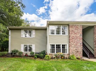 24 Arrowwood Ct, Red Bank, NJ 07701