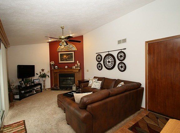2nd image of 1013 Bunting Dr