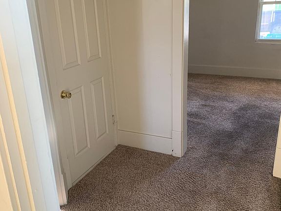 3rd image of 407 E 1st Ave #1