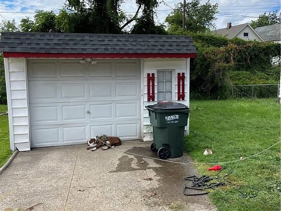 2nd image of 4654 E 90th St