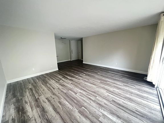 3rd image of 6455 La Jolla Blvd Unit 142