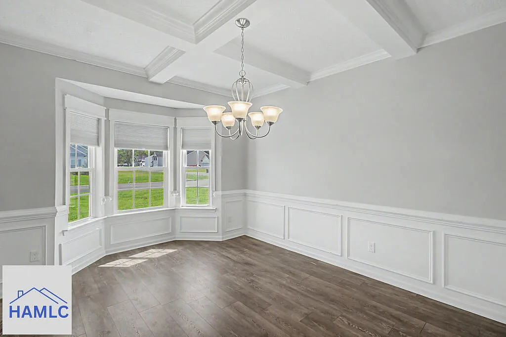 4 bed, 2.5 bath, 2322 sqft, $2,300 — Photo 3