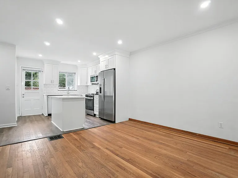 1660 Elmwood Ave — Photo 9