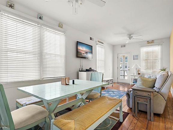 3rd image of 510 16th St #510