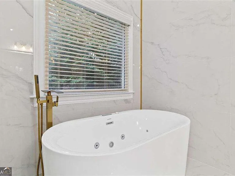 1711 Summit Glen Ln NE — Photo 20