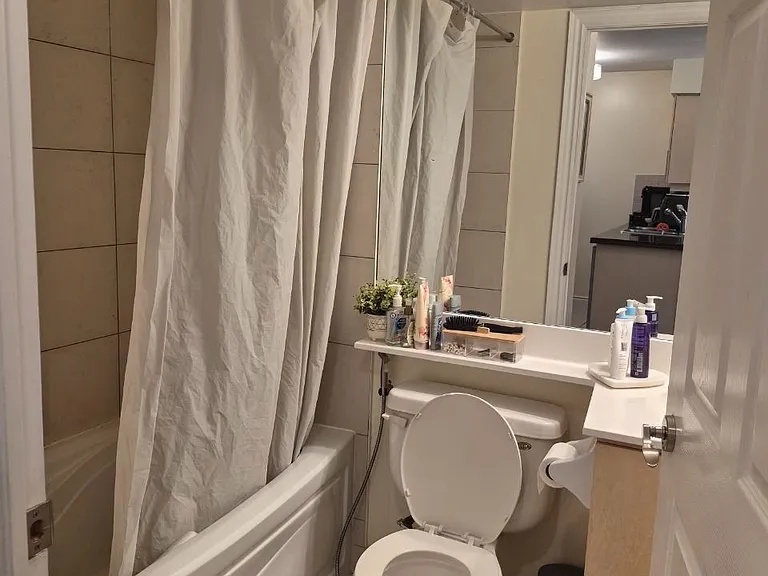 25 Greenview Ave #715 — Photo 12