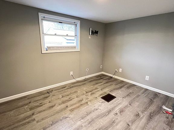 4th image of 855 Parkwood Ave