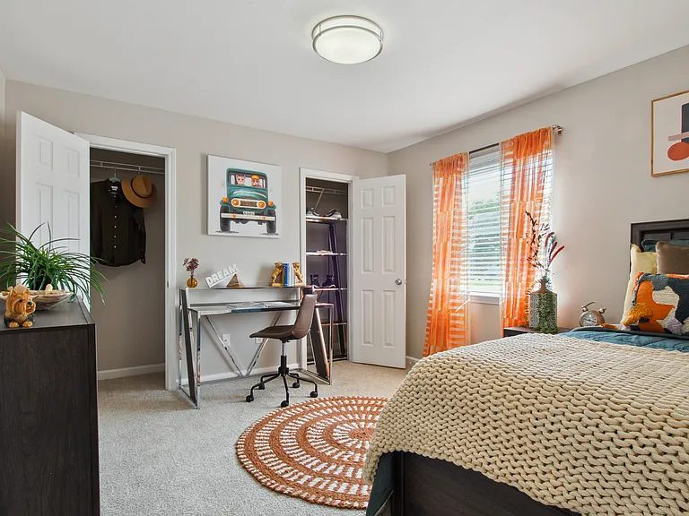 Emerald Pointe Apartment Homes — Photo 15