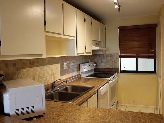 2nd image of 2788 Tennis Club Dr APT 503