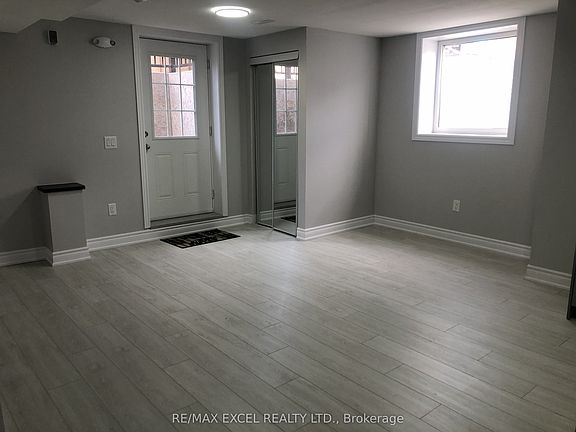 4th image of 13 Kilmarnock Cres Basement 2