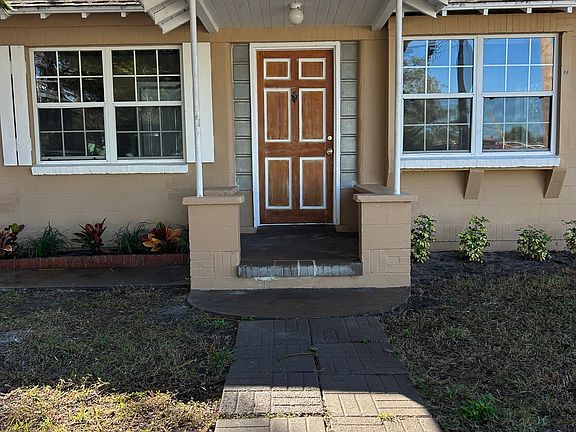 2nd image of 715 15th Ave NW