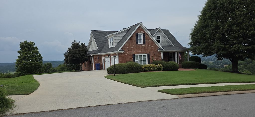221 Windcrest Pl NW - Property Image