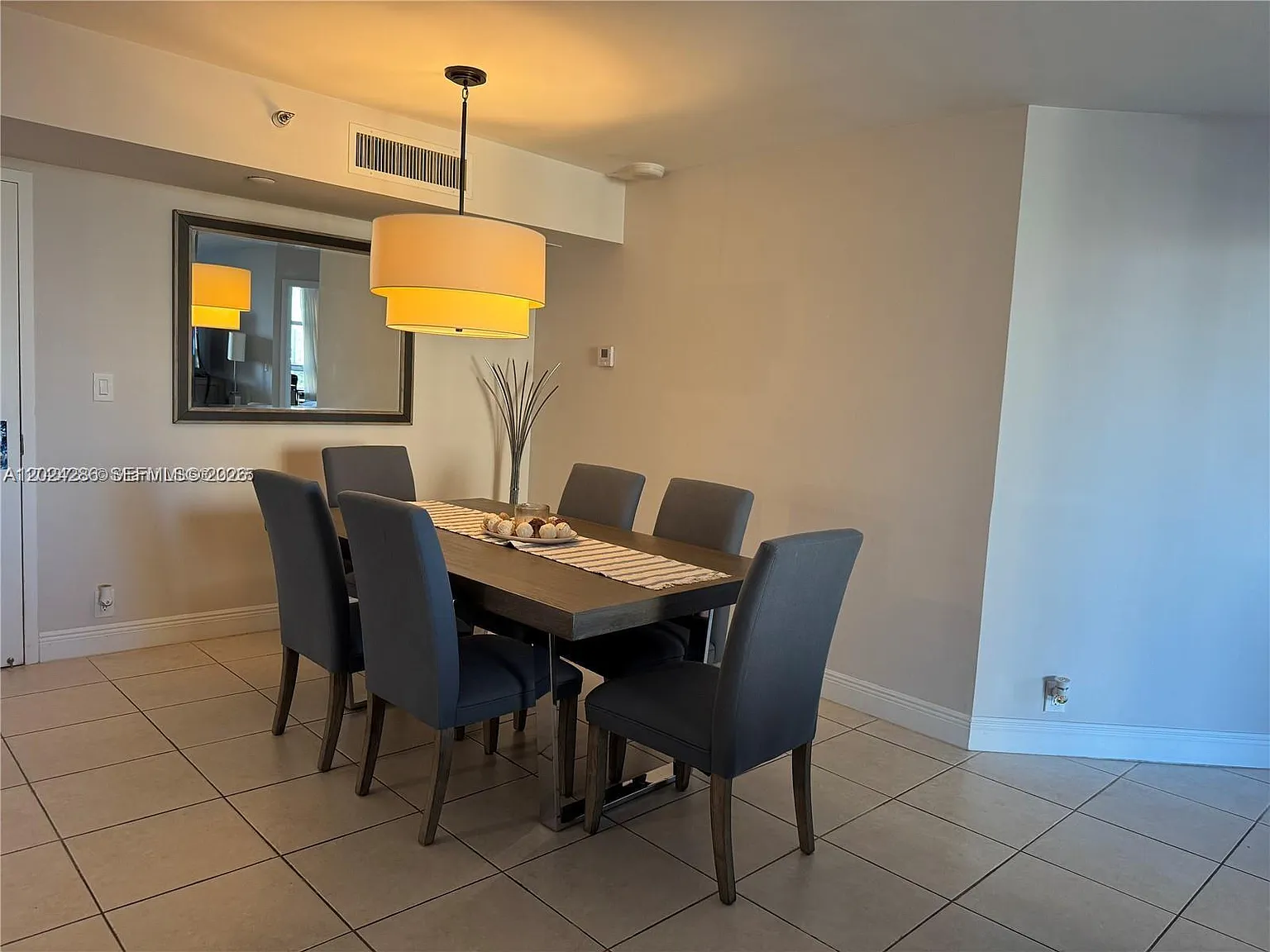 Mystic Pointe Tower 500 C — Photo 3