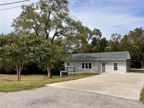 5340 Dodson Ave, Kansas City, KS 66106