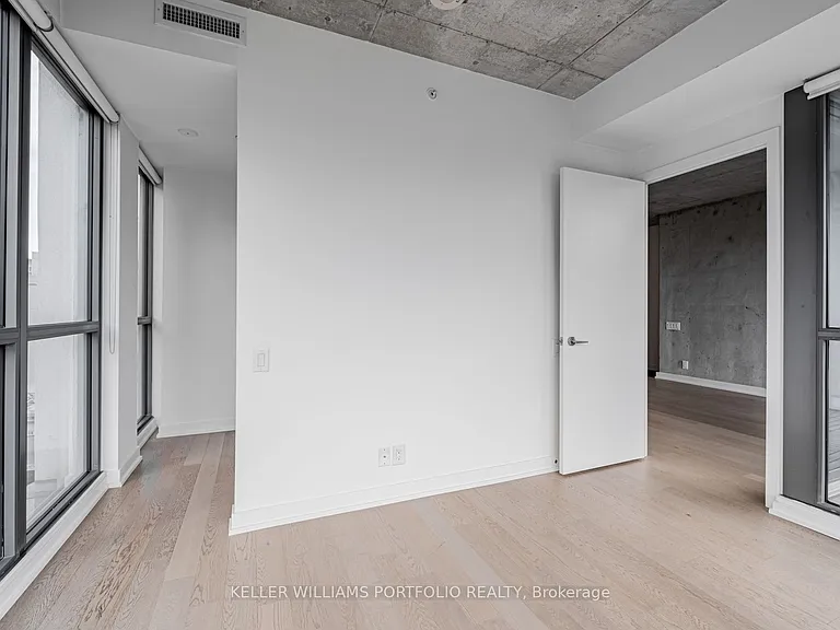 39 Brant St #726 — Photo 18