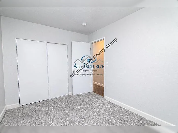 2710 Lerwick Rd — Photo 18