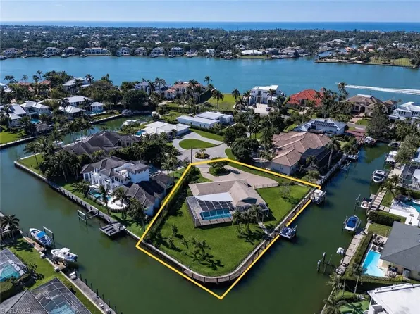 2185 Trout CT, NAPLES, FL 34102