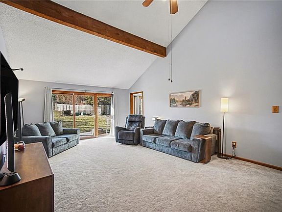 5th image of 2108 SW Park Dr