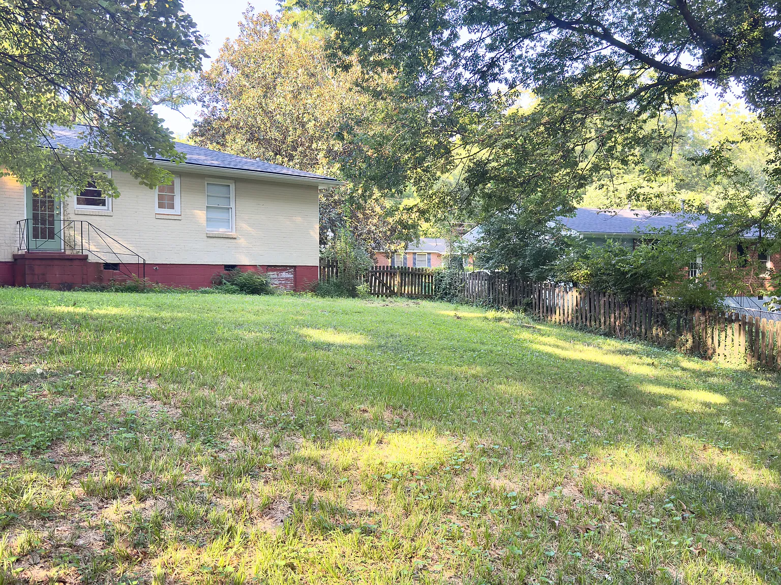 3 bed, 1098 sqft, $1,800 — Photo 2