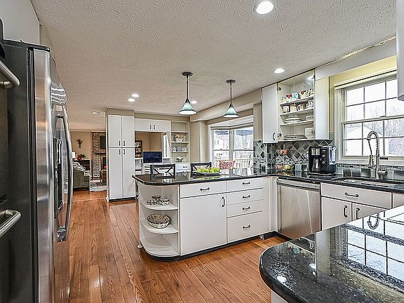4th image of 5804 Oakland Park Dr