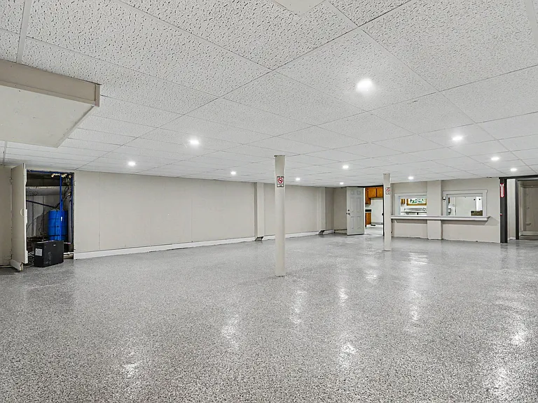 9030 Columbus Rd — Photo 23