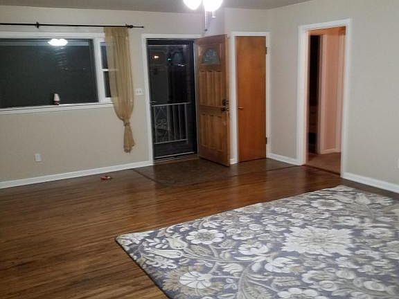 5th image of 3420 Meadow Dr
