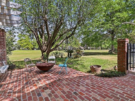 5th image of 745 Bocage Ln