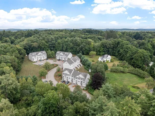 8 Bradley Dr Unit C, Groton, MA 01450