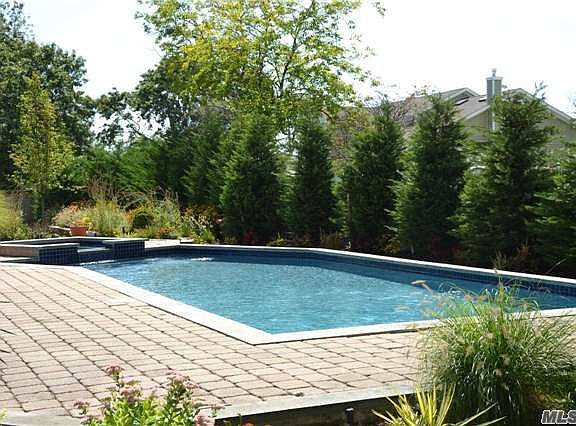 5th image of 200 Eaton Ln