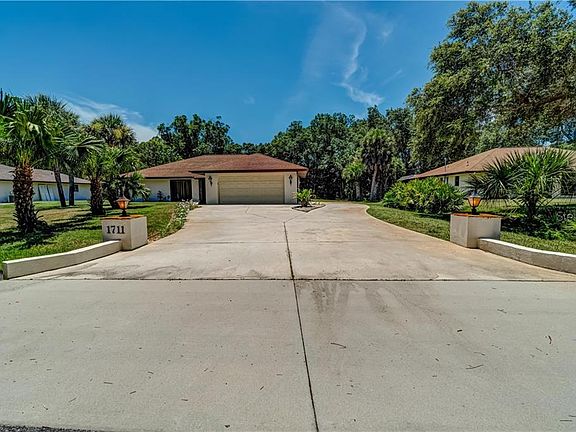 5th image of 1711 Gale St