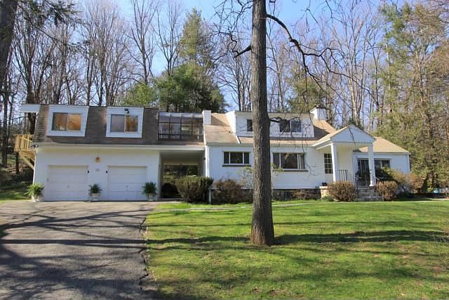 1st image of 25 Roosevelt Dr