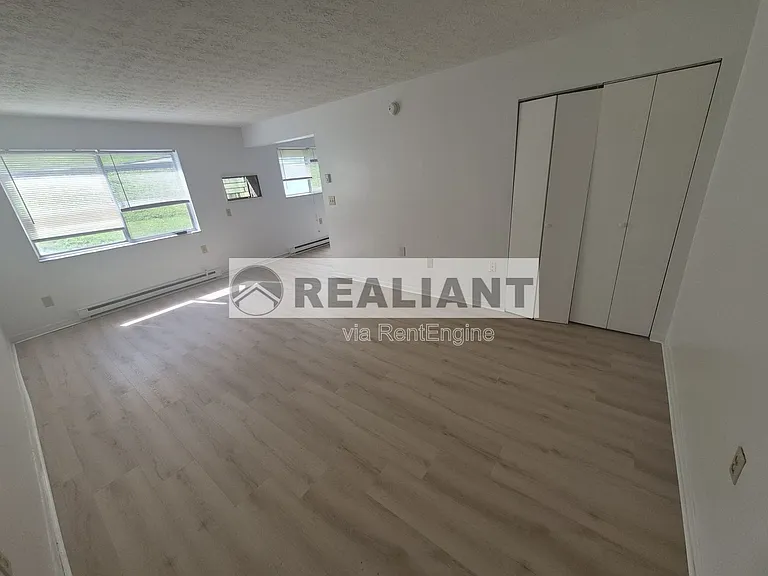 918 Highland Ave #2 — Photo 3