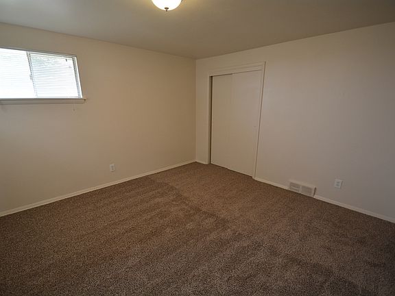 3rd image of 623 Gardenia Ct