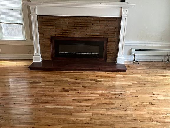 4th image of 159 College St APT 2D