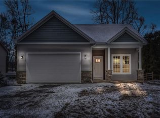 307 Millen Dr, North Syracuse, NY 13212