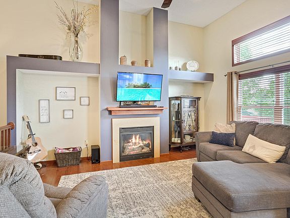 4th image of 2948 Wyndam Ct