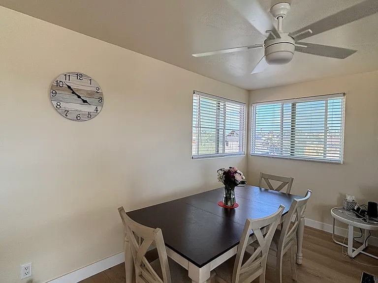 819 Avalon Ct #B — Photo 3