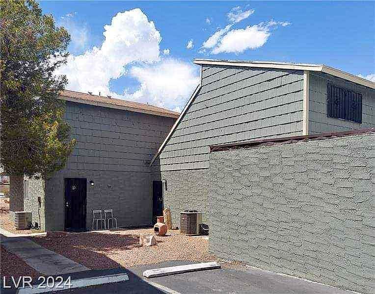 1st image of 5107 Greene Ln APT B