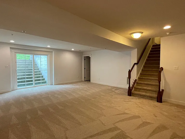 2309 Harmsworth Dr — Photo 21